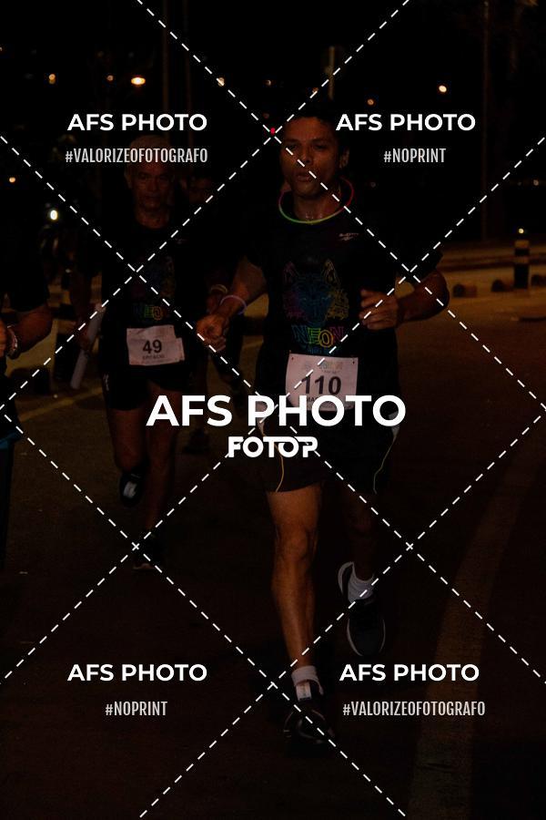 Buy your photos of the eventNeon Night Run 2019 - Belo Horizonte on Fotop