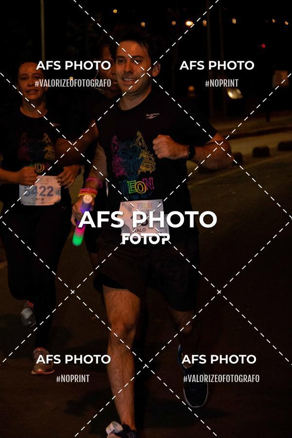 Buy your photos of the eventNeon Night Run 2019 - Belo Horizonte on Fotop