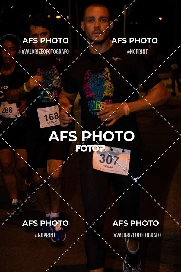 Acquista le foto dell'eventoNeon Night Run 2019 - Belo Horizonte in Fotop