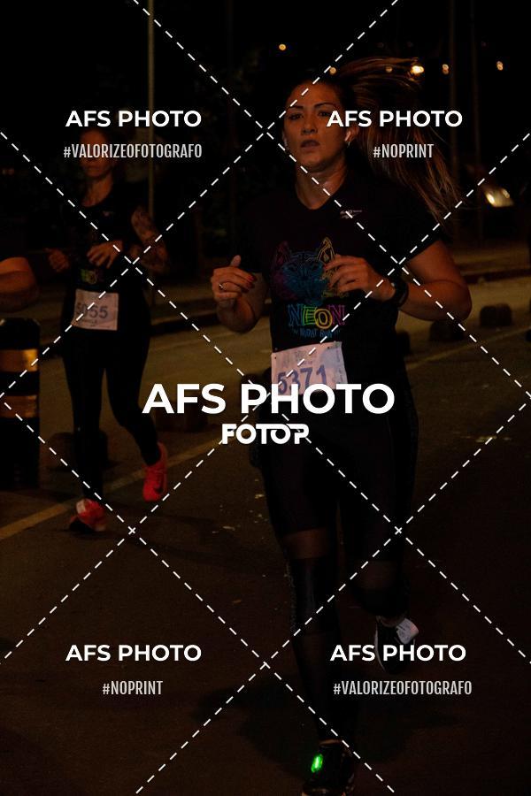 Compra tus fotos del eventoNeon Night Run 2019 - Belo Horizonte En Fotop