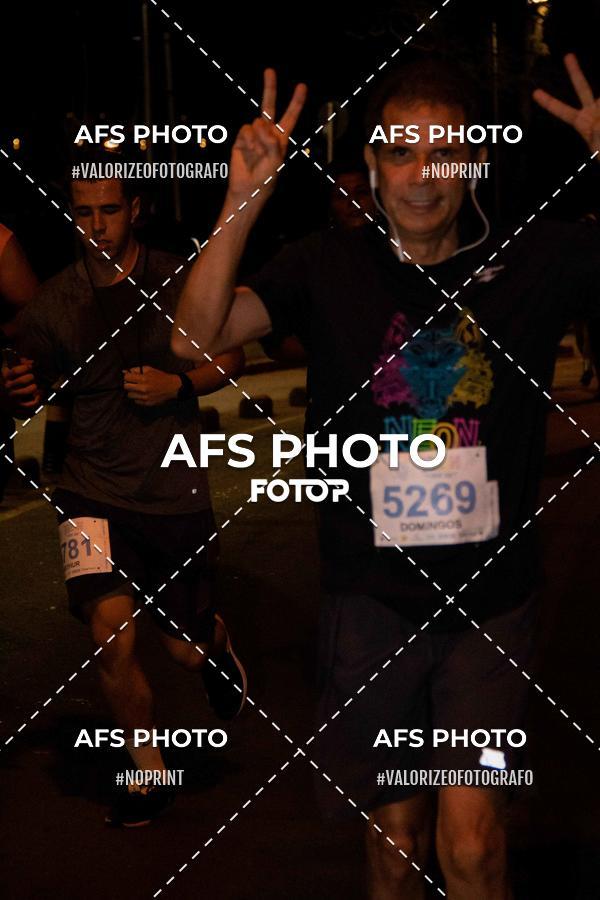 Compra tus fotos del eventoNeon Night Run 2019 - Belo Horizonte En Fotop