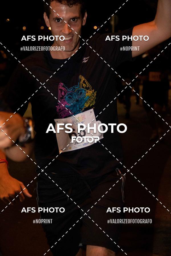 Compra tus fotos del eventoNeon Night Run 2019 - Belo Horizonte En Fotop