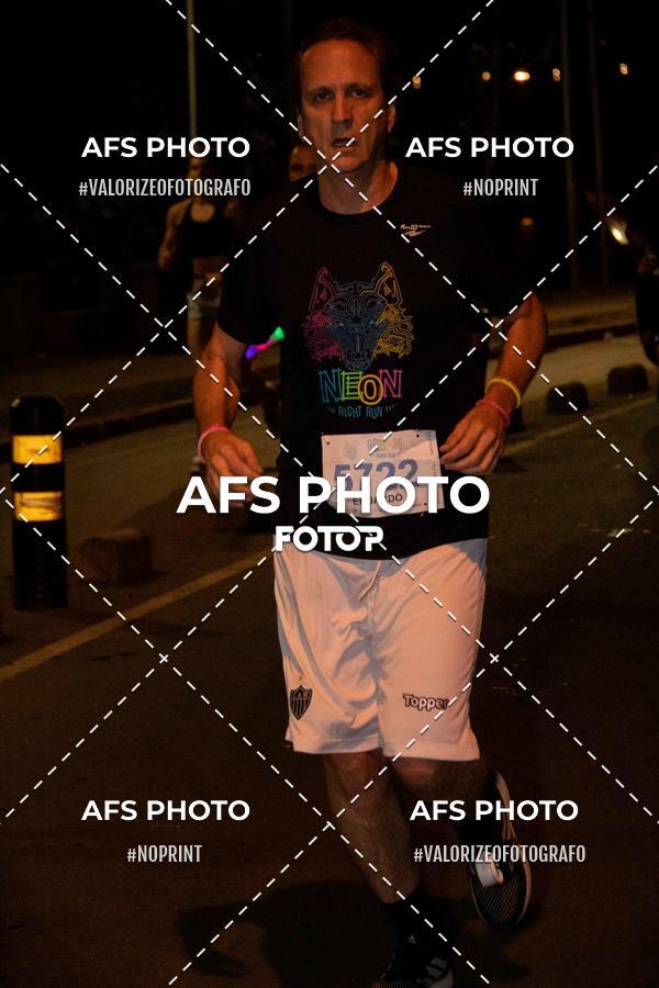 Achetez vos photos de l'vnementNeon Night Run 2019 - Belo Horizonte sur Fotop