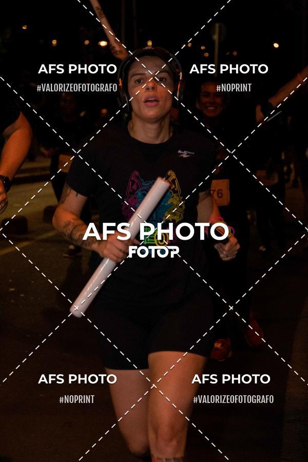 Achetez vos photos de l'vnementNeon Night Run 2019 - Belo Horizonte sur Fotop
