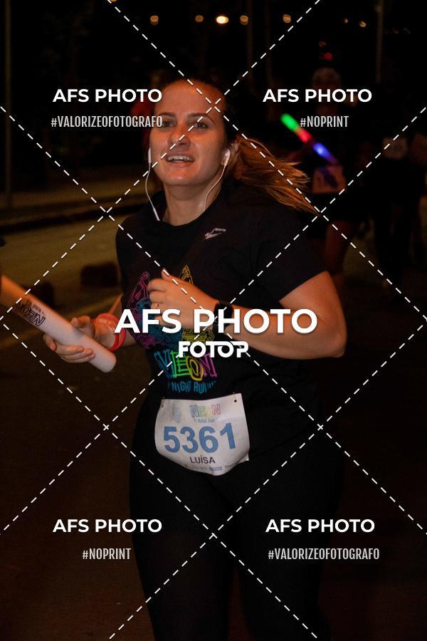 Achetez vos photos de l'vnementNeon Night Run 2019 - Belo Horizonte sur Fotop