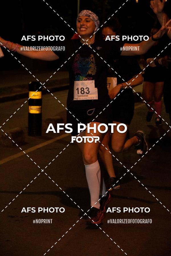 Achetez vos photos de l'vnementNeon Night Run 2019 - Belo Horizonte sur Fotop