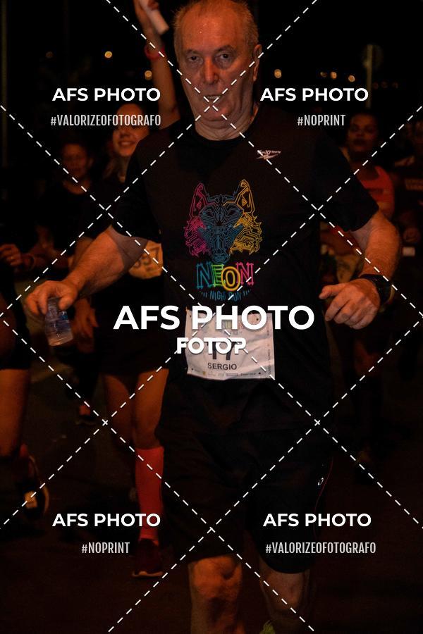 Achetez vos photos de l'vnementNeon Night Run 2019 - Belo Horizonte sur Fotop