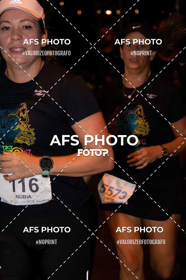Achetez vos photos de l'vnementNeon Night Run 2019 - Belo Horizonte sur Fotop