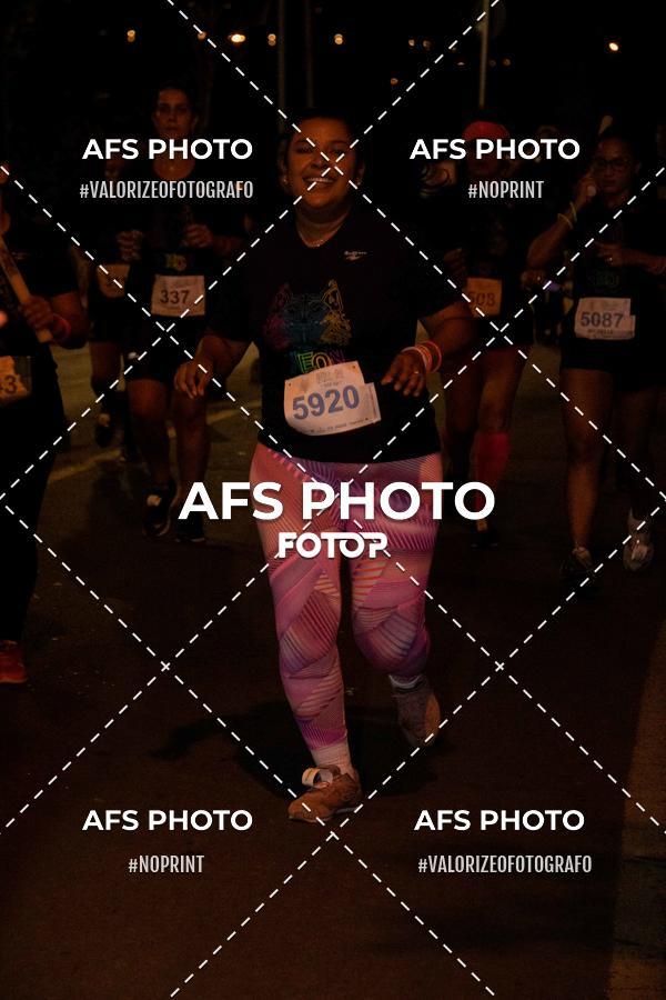 Achetez vos photos de l'vnementNeon Night Run 2019 - Belo Horizonte sur Fotop