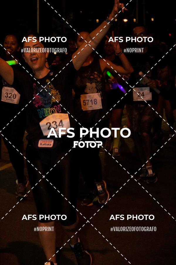 Compre as suas fotos do eventoNeon Night Run 2019 - Belo Horizonte no Fotop