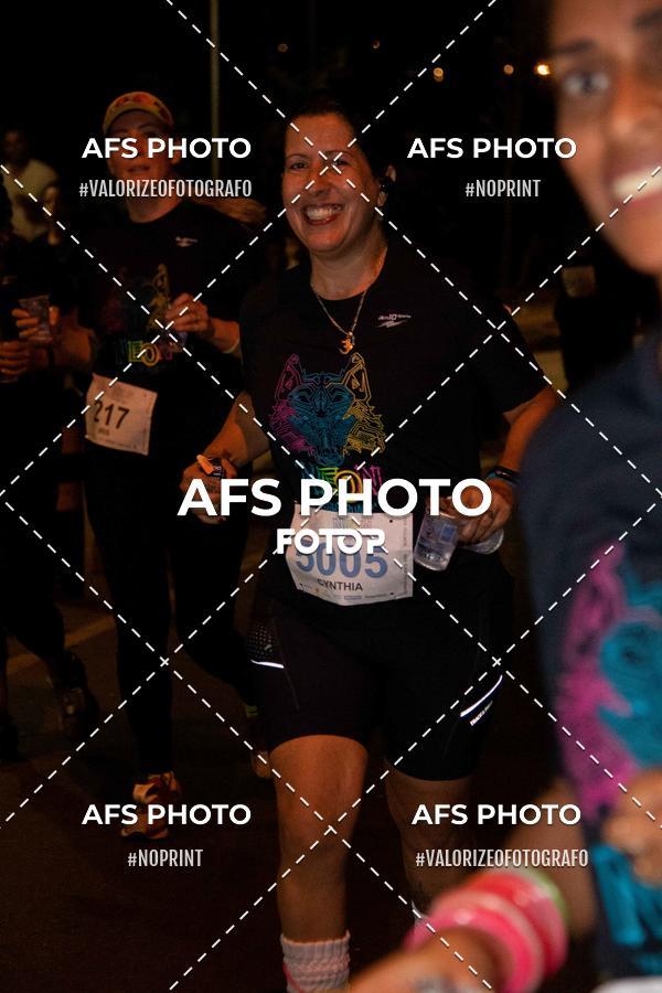 Achetez vos photos de l'vnementNeon Night Run 2019 - Belo Horizonte sur Fotop