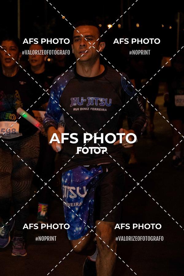 Achetez vos photos de l'vnementNeon Night Run 2019 - Belo Horizonte sur Fotop