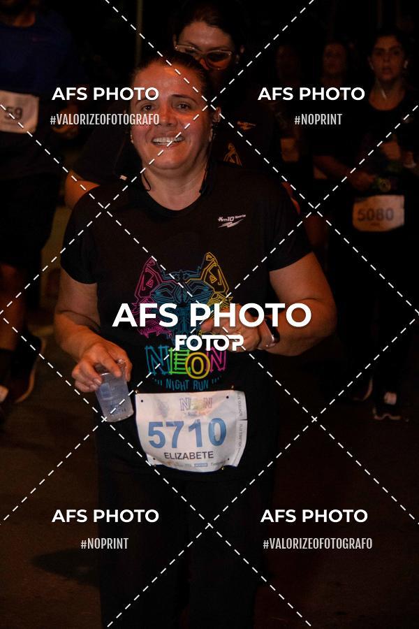 Achetez vos photos de l'vnementNeon Night Run 2019 - Belo Horizonte sur Fotop