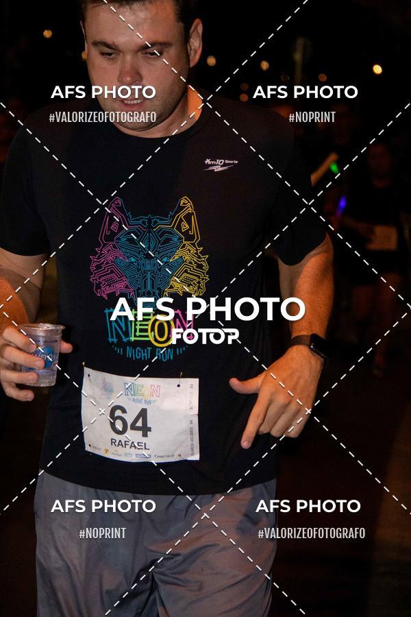 Achetez vos photos de l'vnementNeon Night Run 2019 - Belo Horizonte sur Fotop