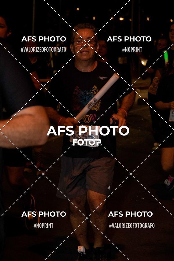 Achetez vos photos de l'vnementNeon Night Run 2019 - Belo Horizonte sur Fotop