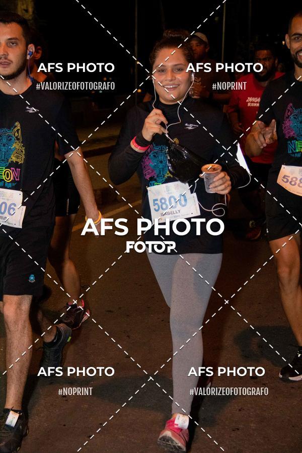 Achetez vos photos de l'vnementNeon Night Run 2019 - Belo Horizonte sur Fotop