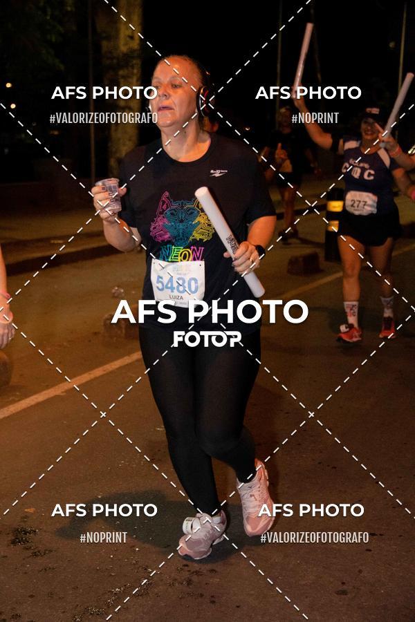 Achetez vos photos de l'vnementNeon Night Run 2019 - Belo Horizonte sur Fotop