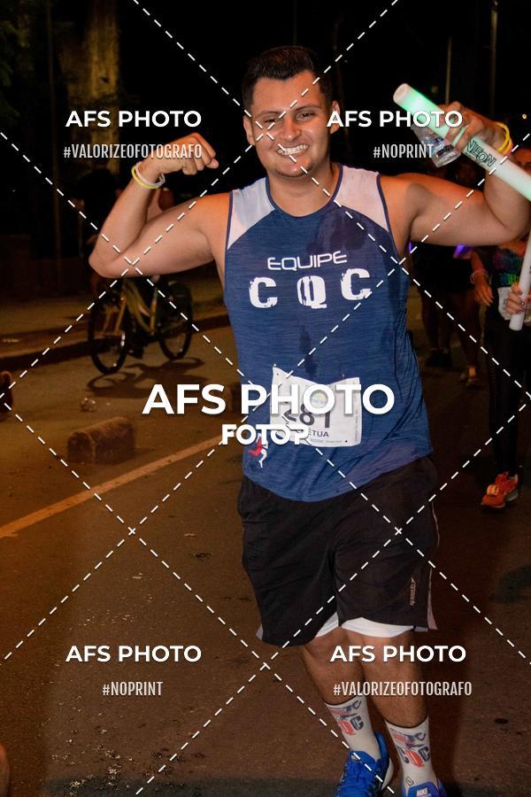 Achetez vos photos de l'vnementNeon Night Run 2019 - Belo Horizonte sur Fotop