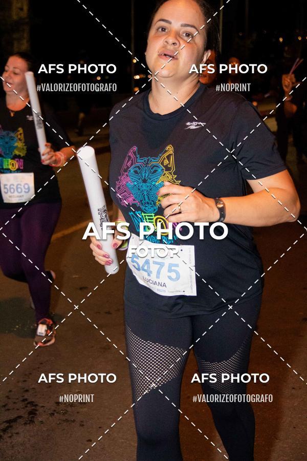 Achetez vos photos de l'vnementNeon Night Run 2019 - Belo Horizonte sur Fotop