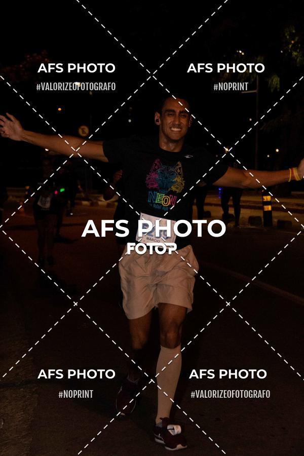 Buy your photos of the eventNeon Night Run 2019 - Belo Horizonte on Fotop