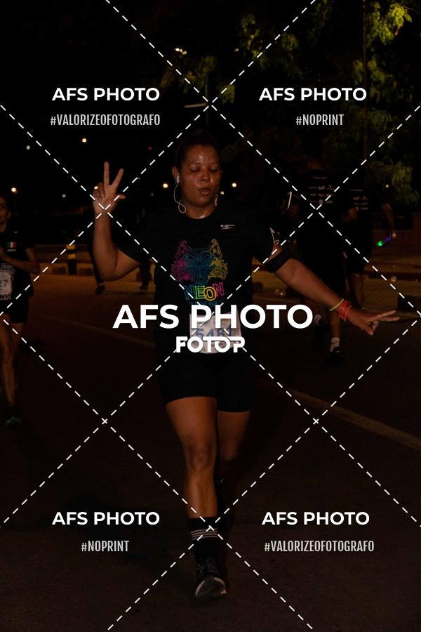 Buy your photos of the eventNeon Night Run 2019 - Belo Horizonte on Fotop