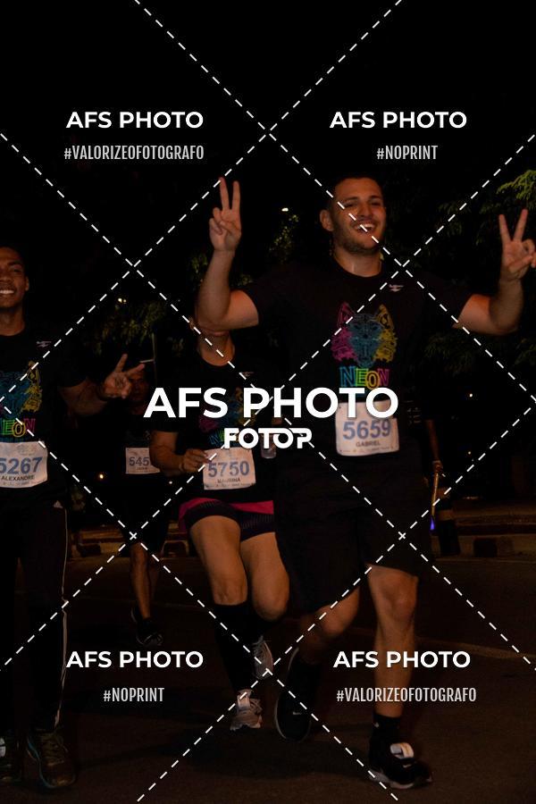 Buy your photos of the eventNeon Night Run 2019 - Belo Horizonte on Fotop