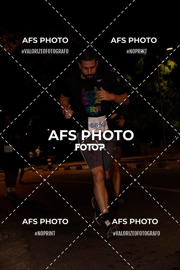 Buy your photos of the eventNeon Night Run 2019 - Belo Horizonte on Fotop