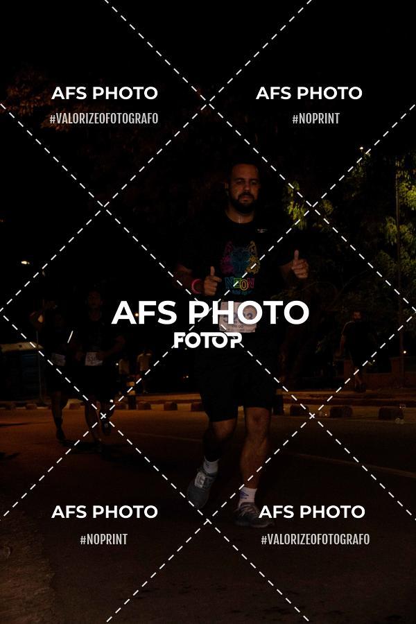 Buy your photos of the eventNeon Night Run 2019 - Belo Horizonte on Fotop