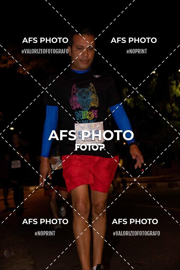Buy your photos of the eventNeon Night Run 2019 - Belo Horizonte on Fotop