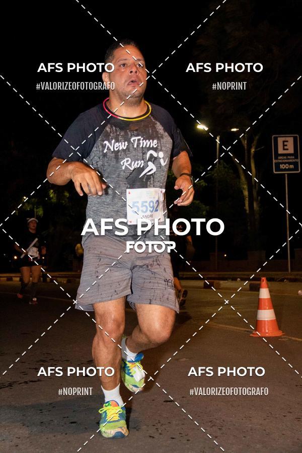 Buy your photos of the eventNeon Night Run 2019 - Belo Horizonte on Fotop
