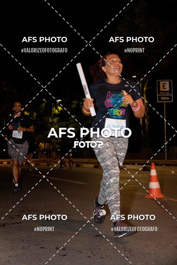 Buy your photos of the eventNeon Night Run 2019 - Belo Horizonte on Fotop