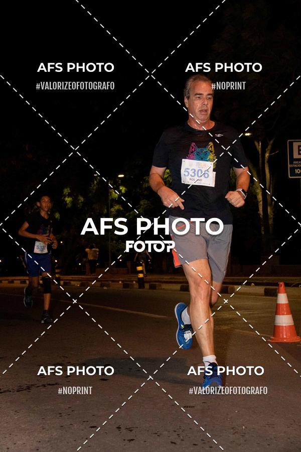 Buy your photos of the eventNeon Night Run 2019 - Belo Horizonte on Fotop