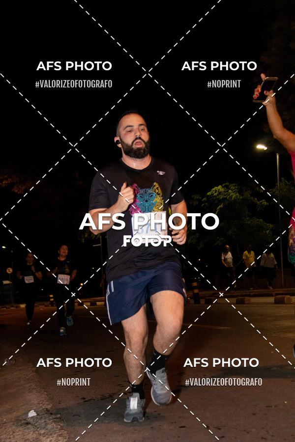 Buy your photos of the eventNeon Night Run 2019 - Belo Horizonte on Fotop