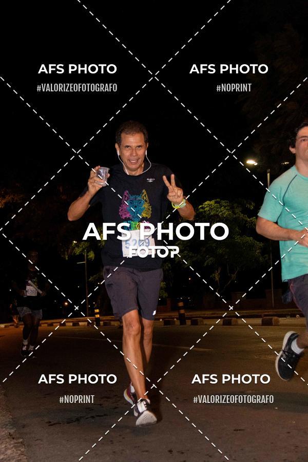 Buy your photos of the eventNeon Night Run 2019 - Belo Horizonte on Fotop