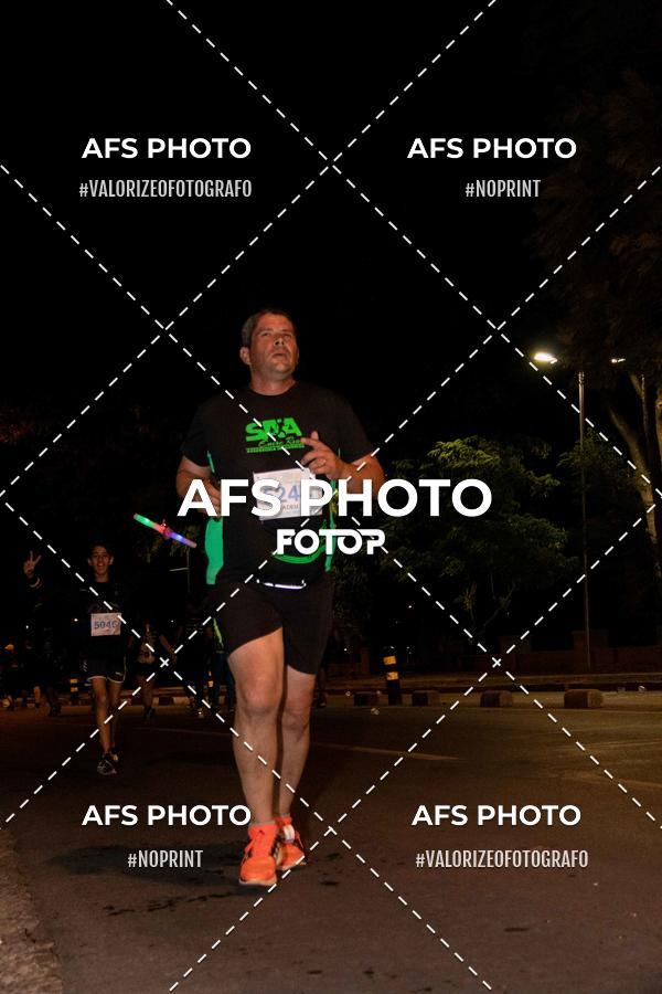 Buy your photos of the eventNeon Night Run 2019 - Belo Horizonte on Fotop