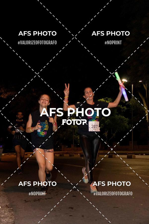 Buy your photos of the eventNeon Night Run 2019 - Belo Horizonte on Fotop