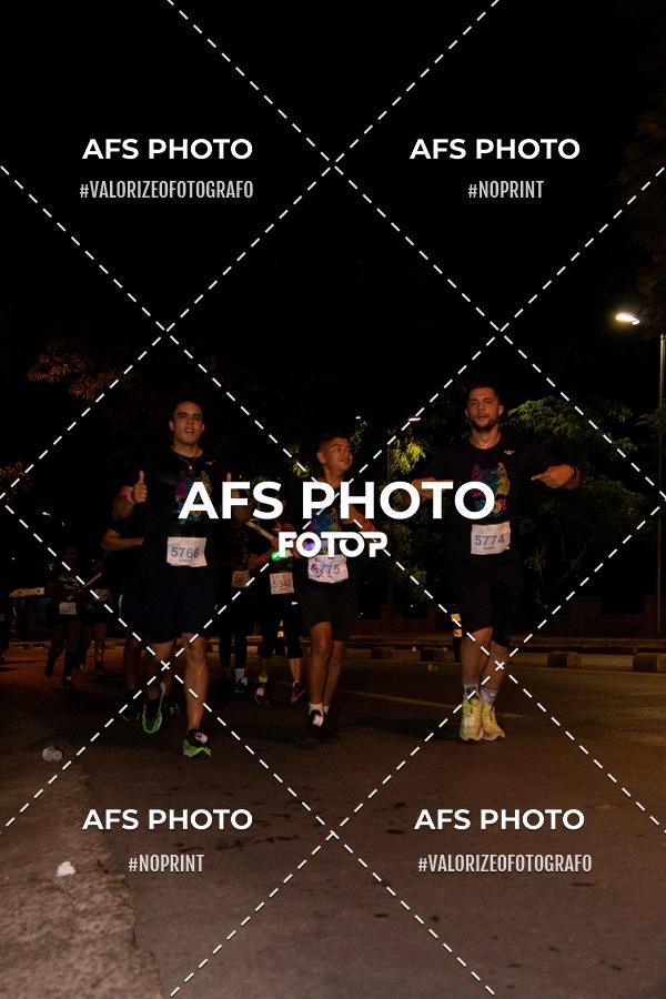 Buy your photos of the eventNeon Night Run 2019 - Belo Horizonte on Fotop