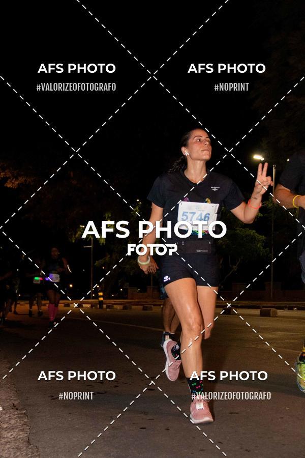 Buy your photos of the eventNeon Night Run 2019 - Belo Horizonte on Fotop