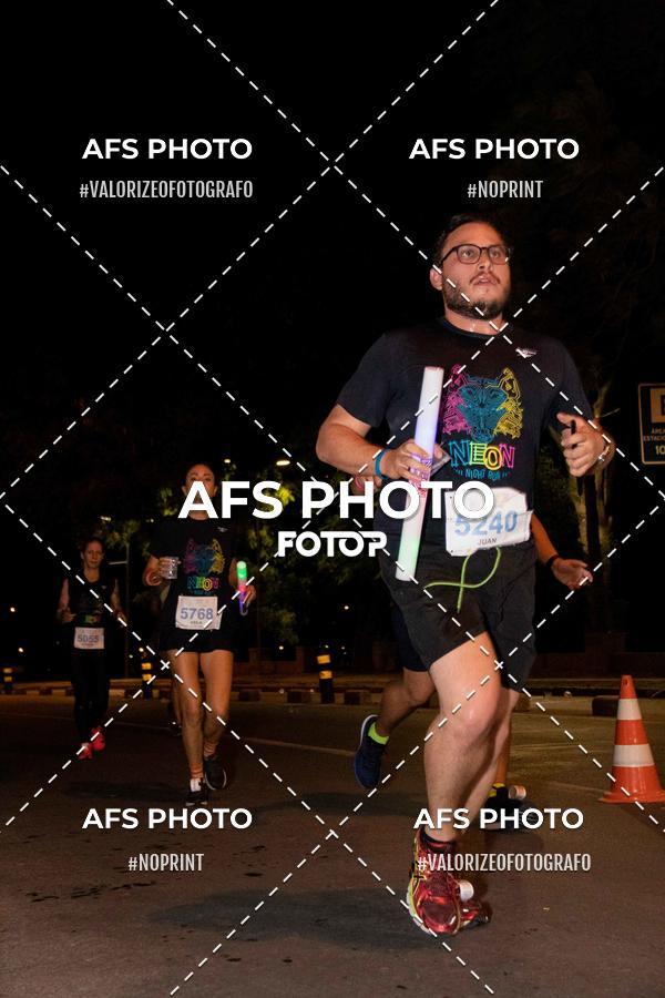 Buy your photos of the eventNeon Night Run 2019 - Belo Horizonte on Fotop