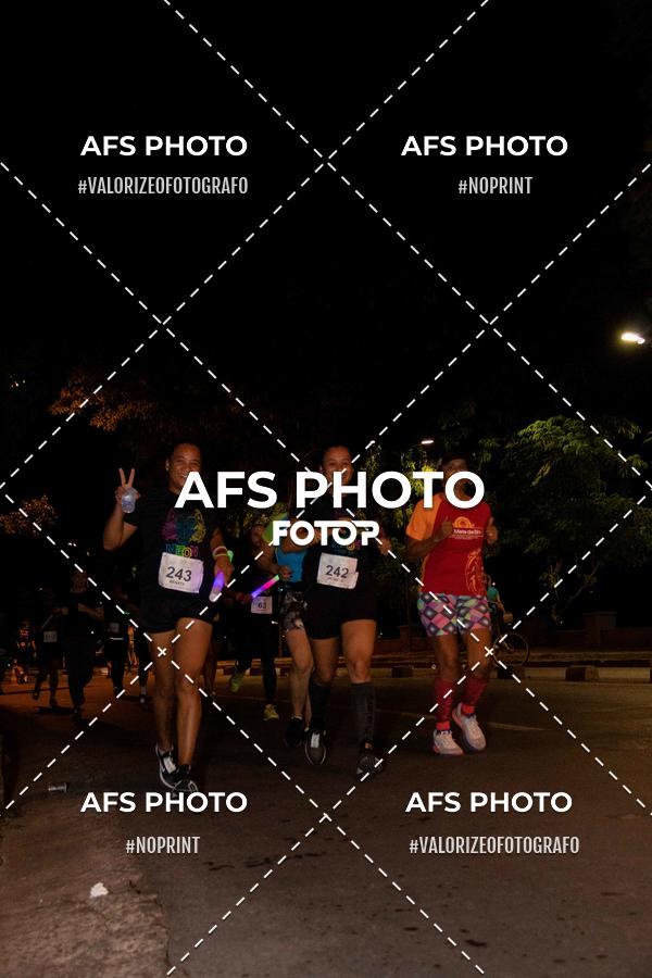 Buy your photos of the eventNeon Night Run 2019 - Belo Horizonte on Fotop