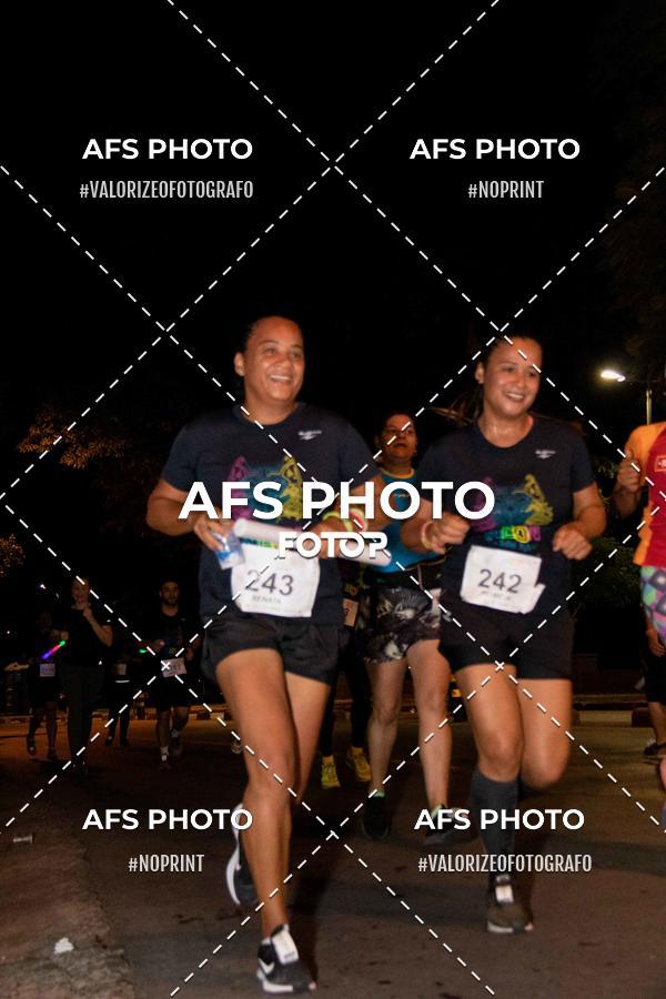 Buy your photos of the eventNeon Night Run 2019 - Belo Horizonte on Fotop
