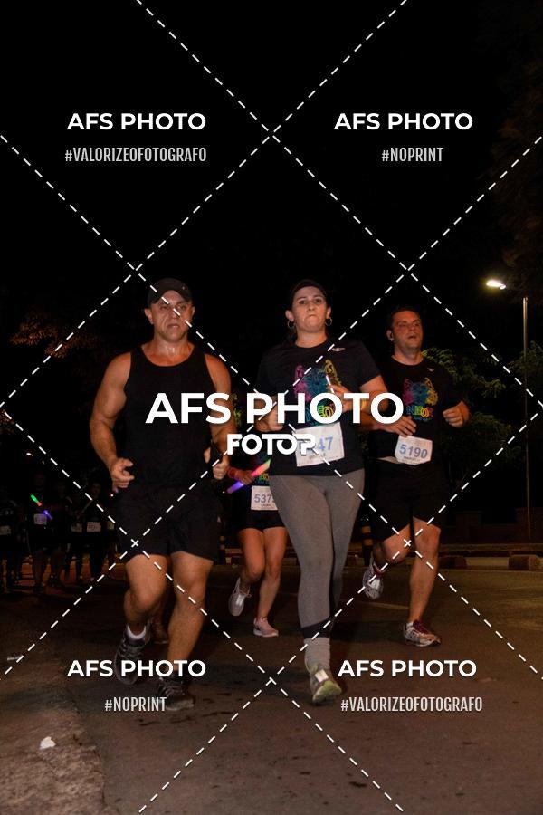 Buy your photos of the eventNeon Night Run 2019 - Belo Horizonte on Fotop
