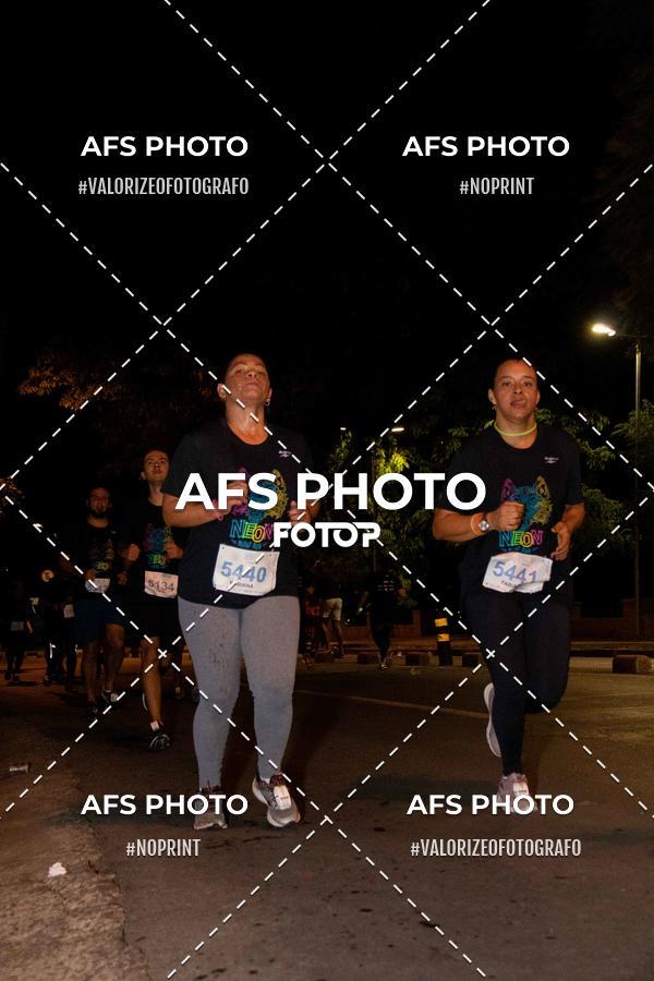 Acquista le foto dell'eventoNeon Night Run 2019 - Belo Horizonte in Fotop
