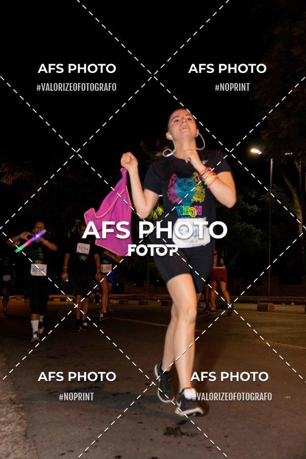 Compre suas fotos do eventoNeon Night Run 2019 - Belo Horizonte no Fotop