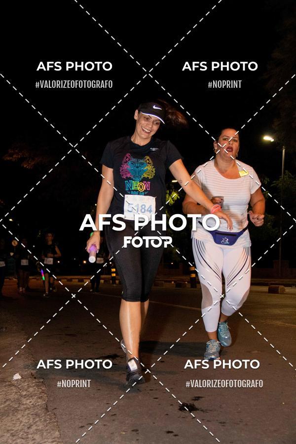 Compre suas fotos do eventoNeon Night Run 2019 - Belo Horizonte no Fotop