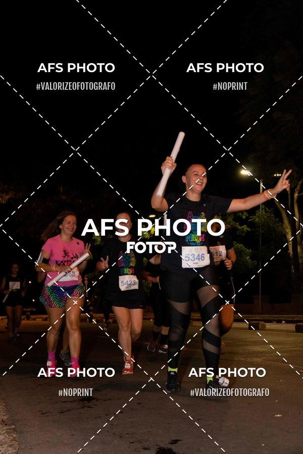 Compre suas fotos do eventoNeon Night Run 2019 - Belo Horizonte no Fotop