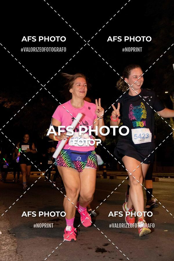 Compre suas fotos do eventoNeon Night Run 2019 - Belo Horizonte no Fotop