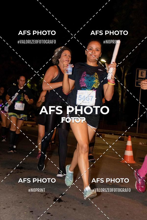 Compre suas fotos do eventoNeon Night Run 2019 - Belo Horizonte no Fotop