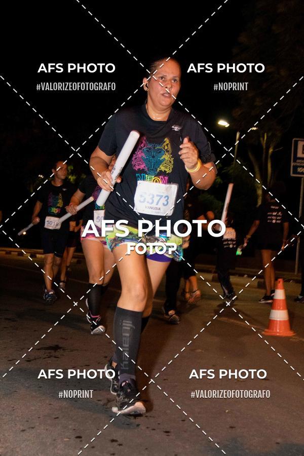 Compre suas fotos do eventoNeon Night Run 2019 - Belo Horizonte no Fotop