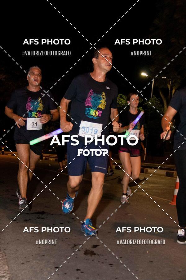 Compre suas fotos do eventoNeon Night Run 2019 - Belo Horizonte no Fotop